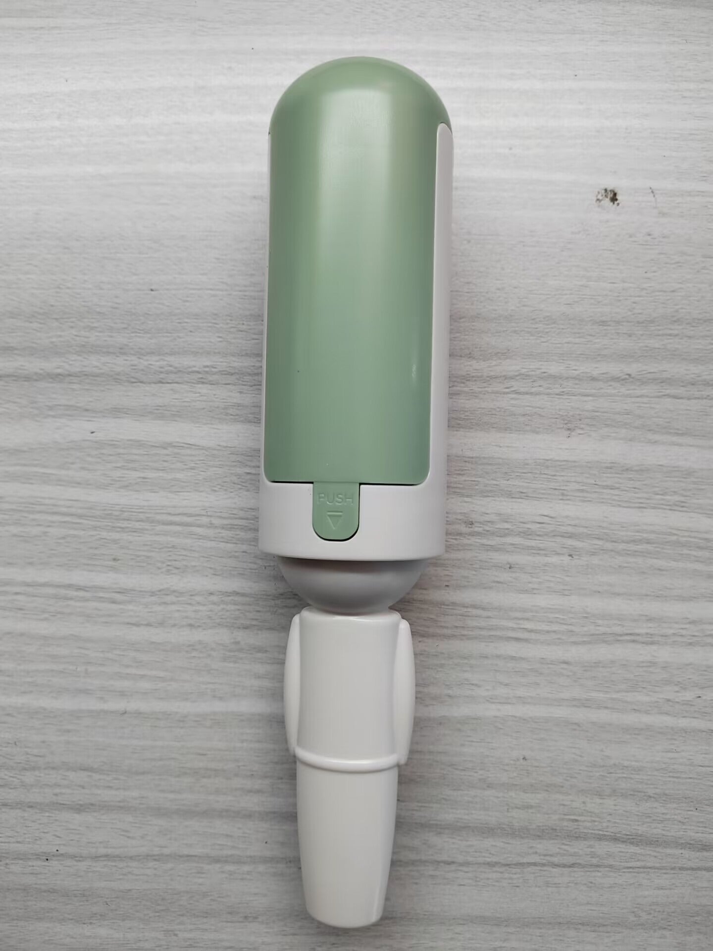 Tierhaarentferner-Roller mit Lampe.// Roller Hair Sticker with Lamp